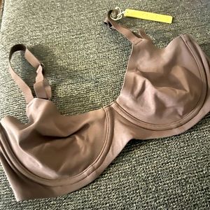 Skims bra